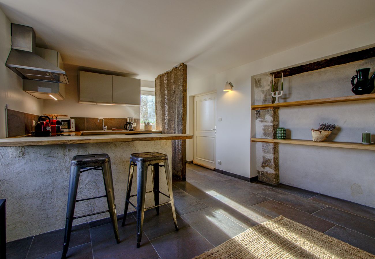 Maison mitoyenne à Grignan - Châteaux-Lavandes, maison au coeur de Grignan