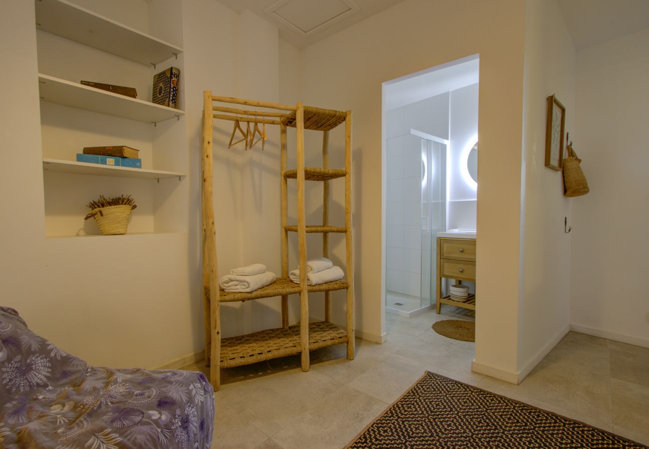 Maison mitoyenne à Grignan - Châteaux-Lavandes, maison au coeur de Grignan