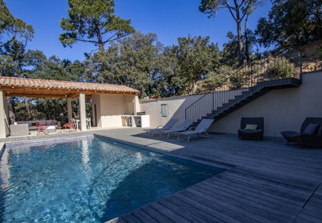 Villa à Saint-Restitut - Villa avec piscine et vue – Drôme provençale