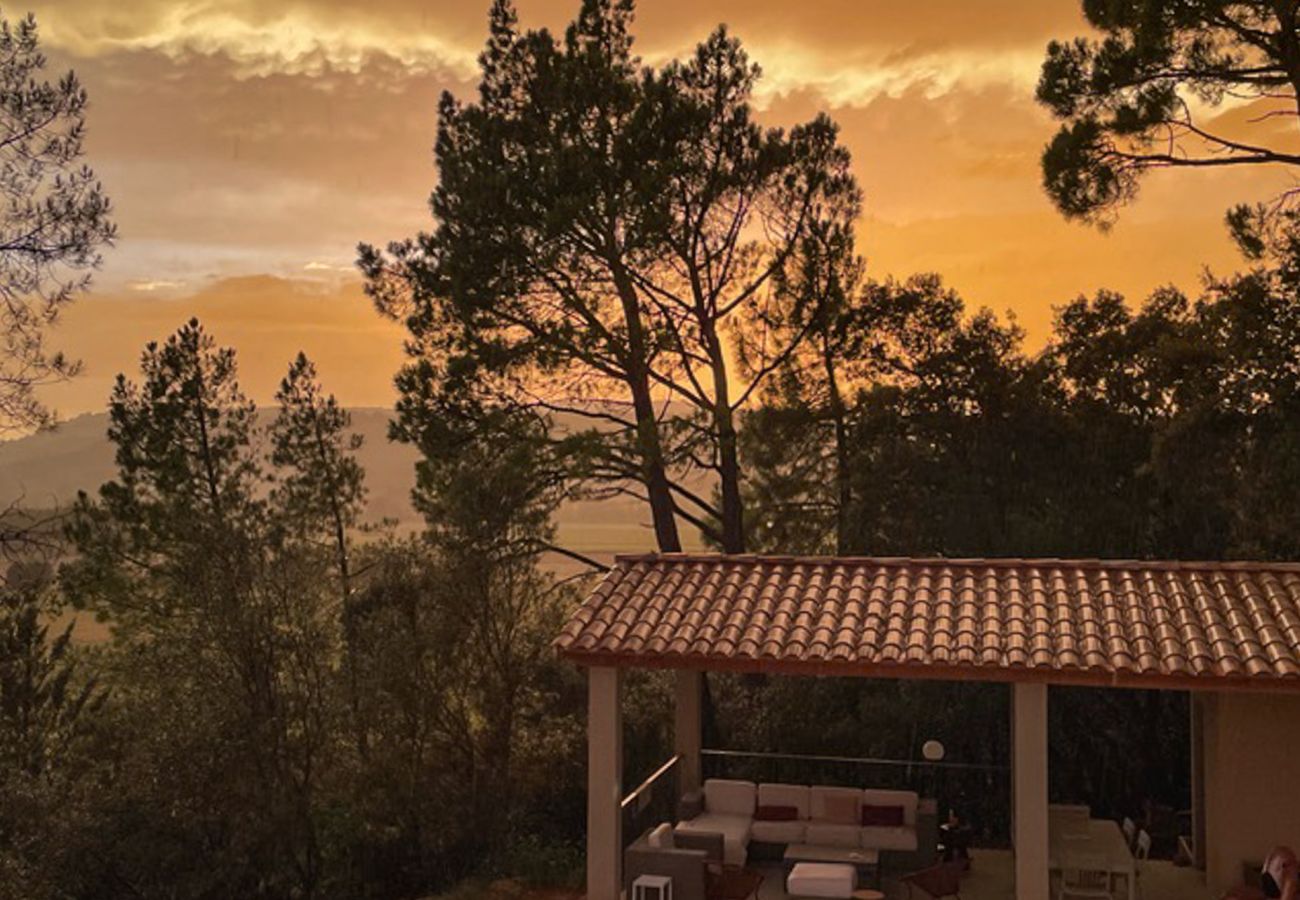 Maison à Saint-Restitut - Villa avec piscine et vue – Drôme provençale