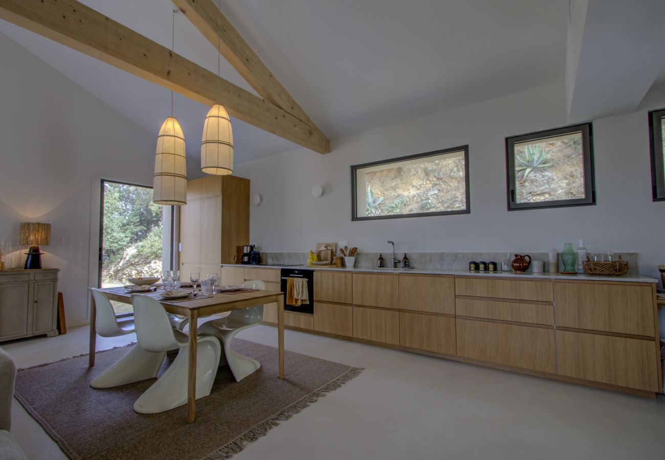 Maison à Saint-Restitut - Villa avec piscine et vue – Drôme provençale