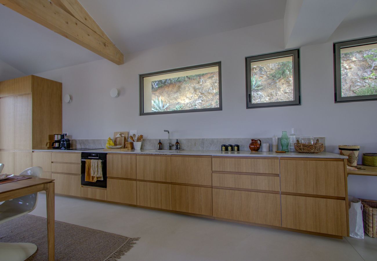 Maison à Saint-Restitut - Villa avec piscine et vue – Drôme provençale